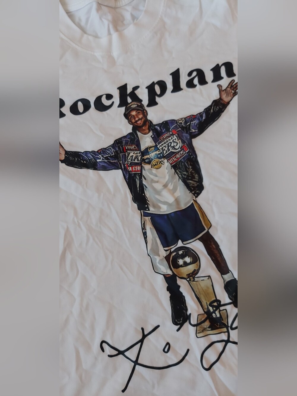 Kobe Graphic Tee with Gold Trophy Illustration